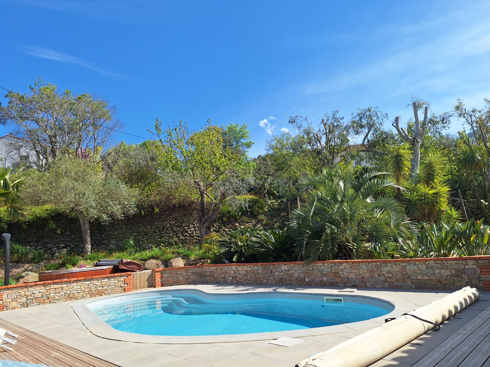 Piscine chauffée du Mas Farigola Dels Monts — vacances inoubliables en Roussillon